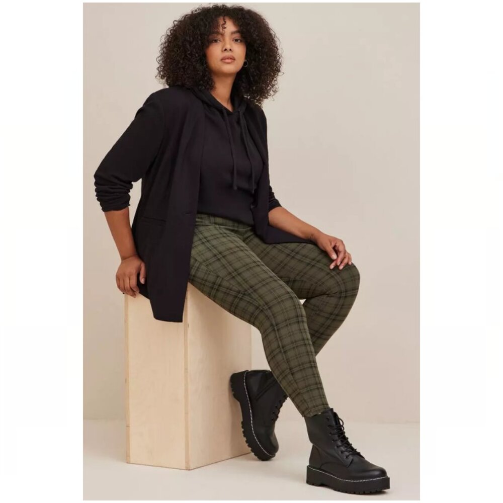 Torrid Full-Length Pocket Ponte Legging